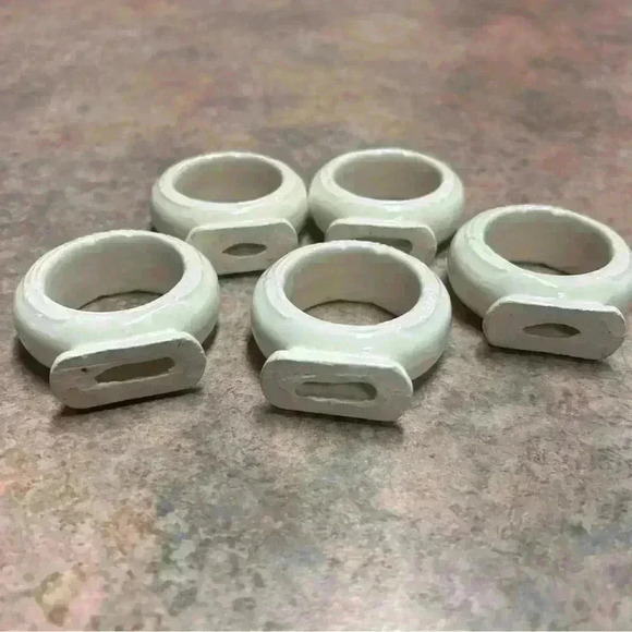 Set of (5 )Vintage White Ceramic Porcelain Napkin Rings Holders Table Decor - Picture 6 of 6